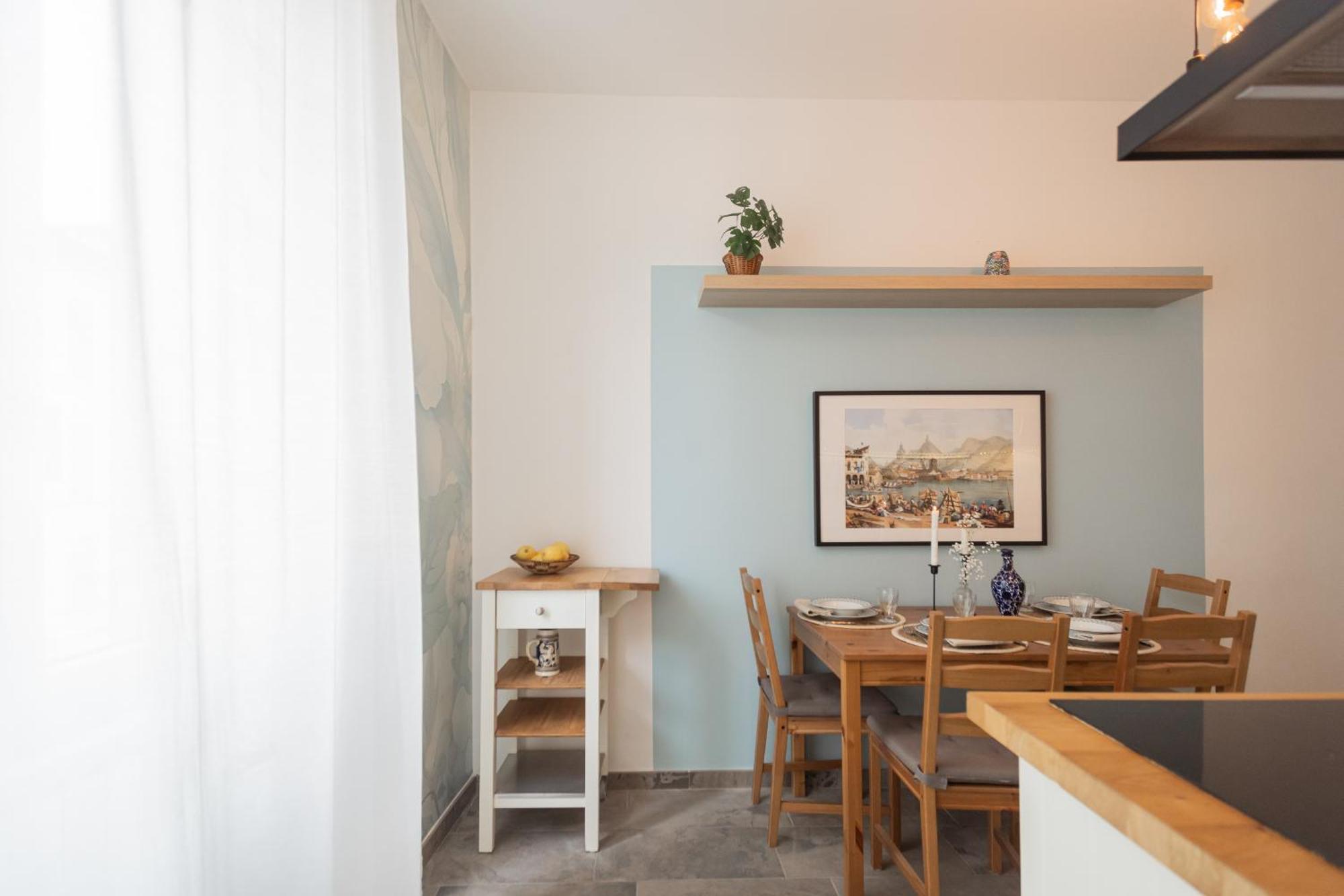 Old Court Hideaway By Rent All Комо Екстер'єр фото