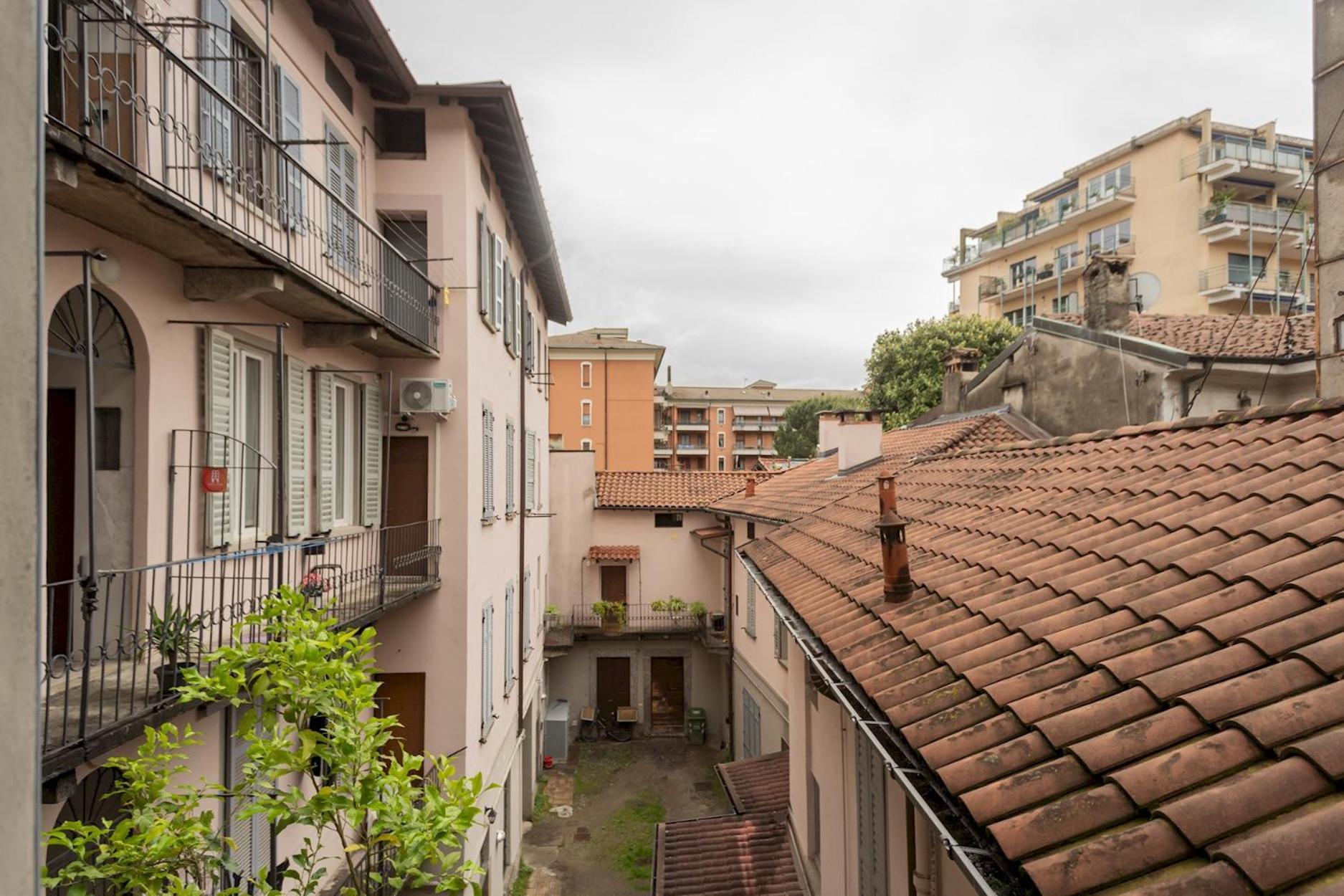 Old Court Hideaway By Rent All Комо Екстер'єр фото